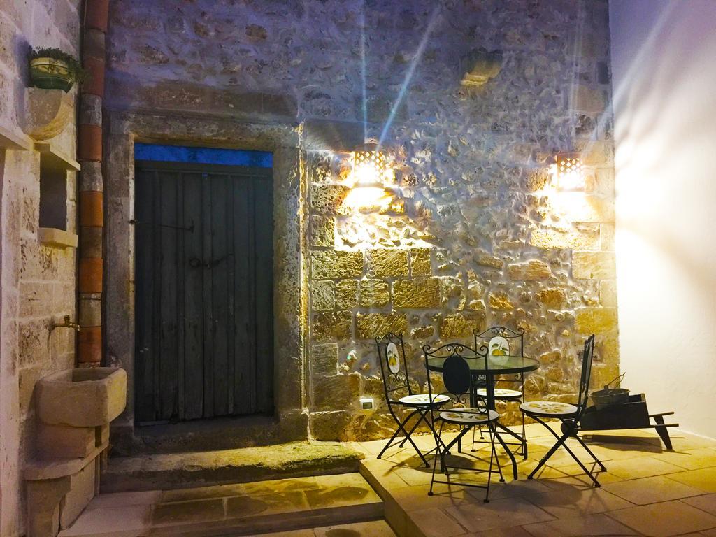 Corte Grika Martano Bagian luar foto